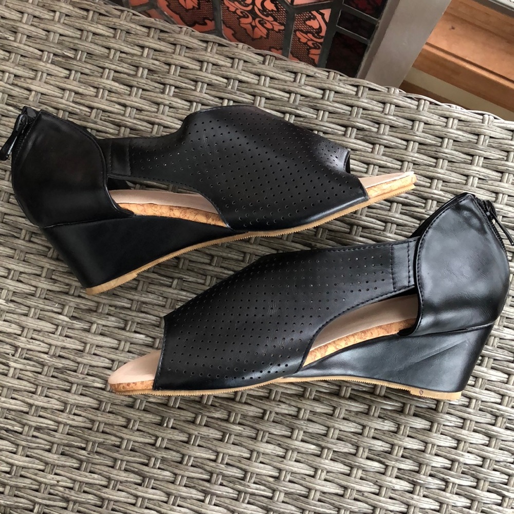 Zoe Wedge Sandals size 9 / 39